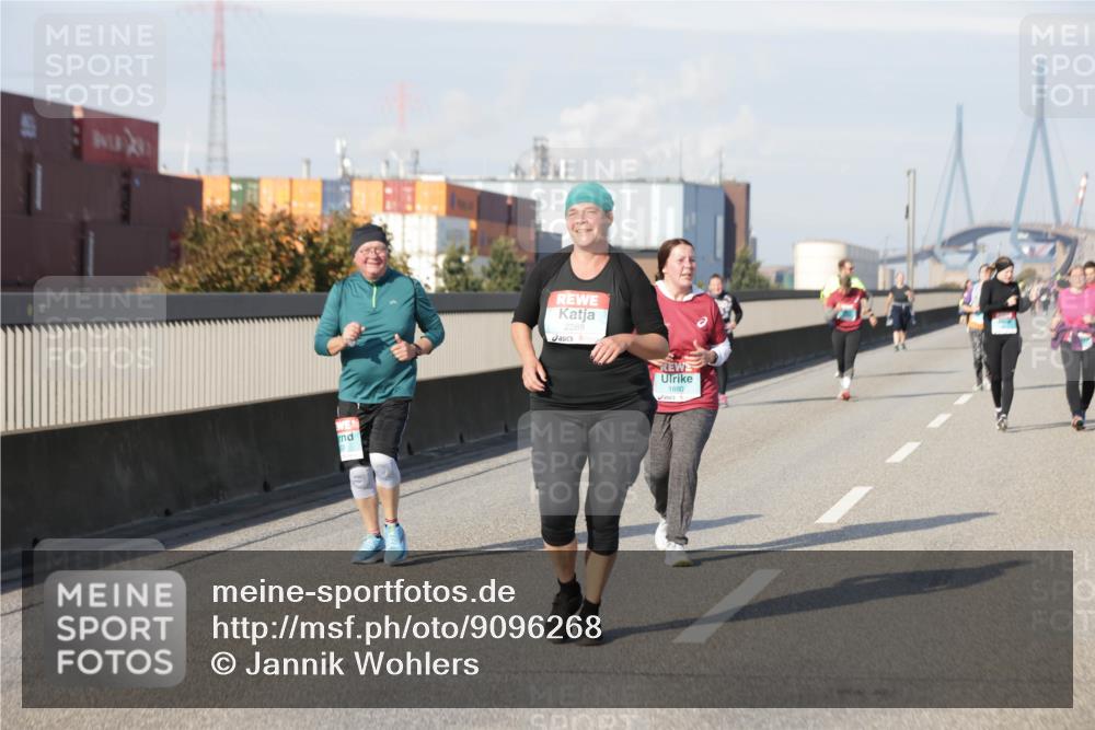 03.10.2025 - Köhlbrandbrückenlauf Jannik Wohlers http://msf.ph/oto/9096268 03.10.2025 10:17:13 Position 3 2288, 1880 meine-sportfotos.de
