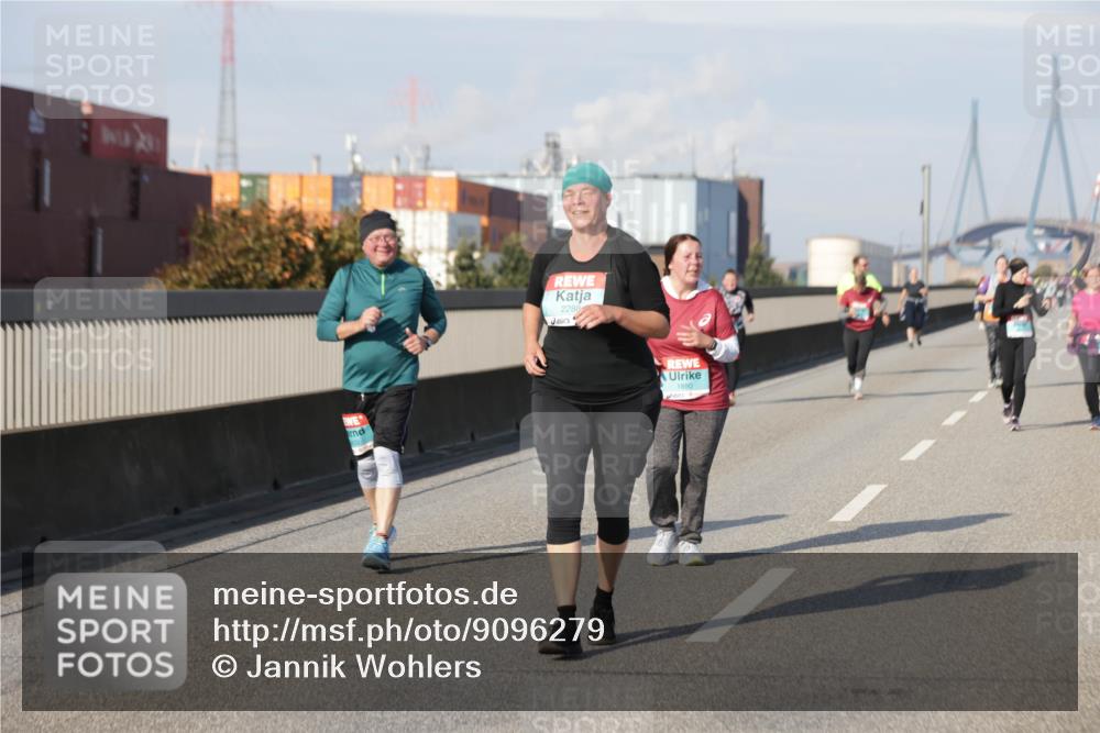 03.10.2025 - Köhlbrandbrückenlauf Jannik Wohlers http://msf.ph/oto/9096279 03.10.2025 10:17:13 Position 3 2288, 1880 meine-sportfotos.de