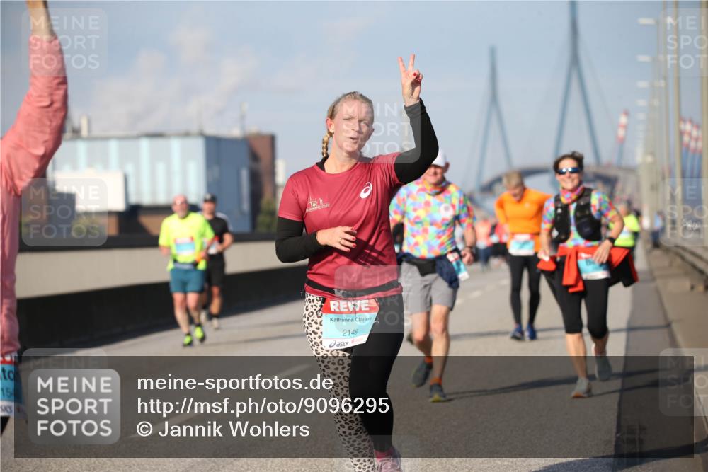 03.10.2025 - Köhlbrandbrückenlauf Jannik Wohlers http://msf.ph/oto/9096295 03.10.2025 10:14:35 Position 3 1546, 2148 meine-sportfotos.de