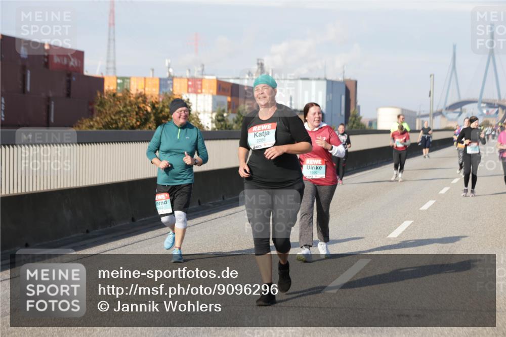 03.10.2025 - Köhlbrandbrückenlauf Jannik Wohlers http://msf.ph/oto/9096296 03.10.2025 10:17:13 Position 3 2288, 1880 meine-sportfotos.de