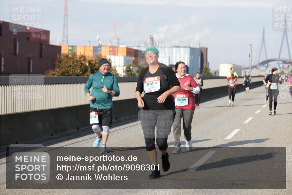 03.10.2025 - Köhlbrandbrückenlauf Jannik Wohlers http://msf.ph/oto/9096301 03.10.2025 10:17:13 Position 3 2288, 1880 meine-sportfotos.de