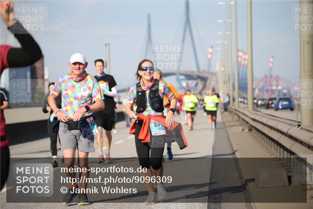 03.10.2025 - Köhlbrandbrückenlauf Jannik Wohlers http://msf.ph/oto/9096309 03.10.2025 10:14:37 Position 3 2652, 2600, 20 meine-sportfotos.de