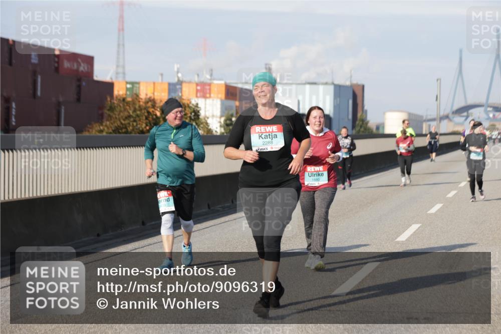 03.10.2025 - Köhlbrandbrückenlauf Jannik Wohlers http://msf.ph/oto/9096319 03.10.2025 10:17:14 Position 3 433, 2288, 1880 meine-sportfotos.de