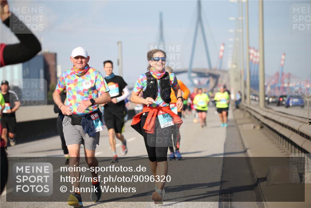 03.10.2025 - Köhlbrandbrückenlauf Jannik Wohlers http://msf.ph/oto/9096320 03.10.2025 10:14:37 Position 3 2652, 2600 meine-sportfotos.de