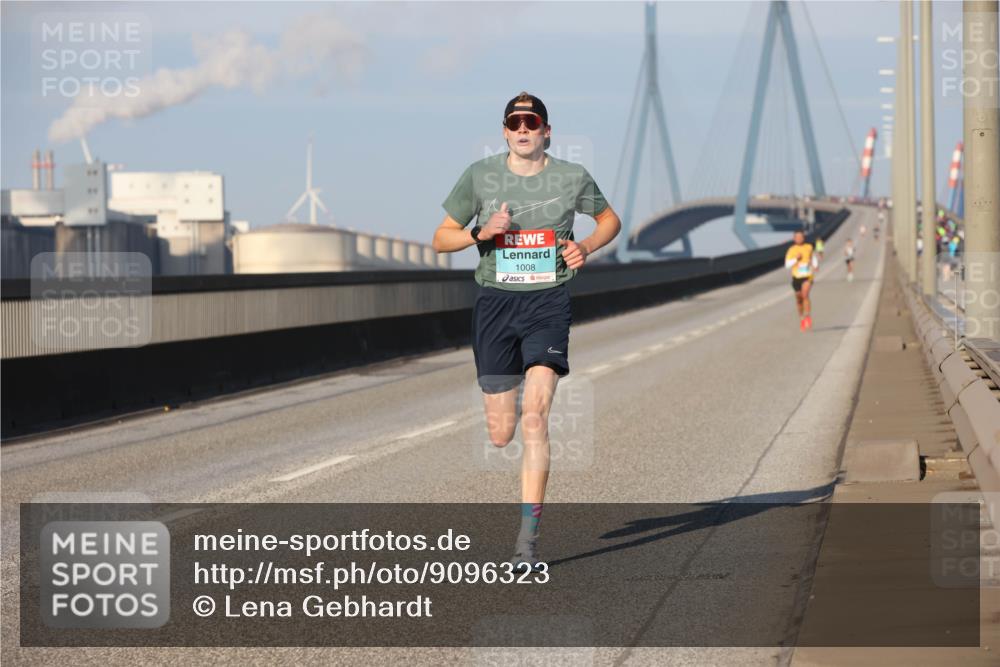 03.10.2025 - Köhlbrandbrückenlauf Lena Gebhardt http://msf.ph/oto/9096323 03.10.2025 09:33:04 Position 2 1008 meine-sportfotos.de
