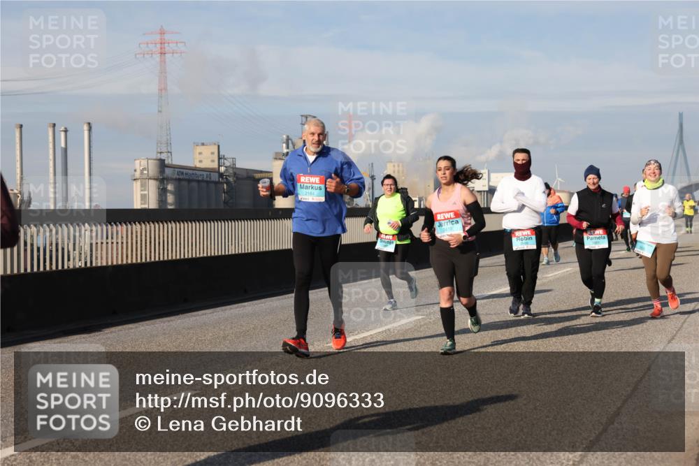 03.10.2025 - Köhlbrandbrückenlauf Lena Gebhardt http://msf.ph/oto/9096333 03.10.2025 10:09:59 Position 2 2184, 2470, 3001 meine-sportfotos.de