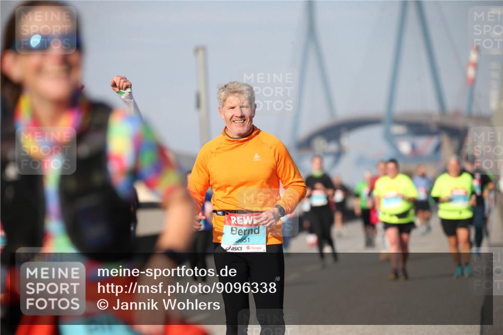 03.10.2025 - Köhlbrandbrückenlauf Jannik Wohlers http://msf.ph/oto/9096338 03.10.2025 10:14:40 Position 3 3551 meine-sportfotos.de