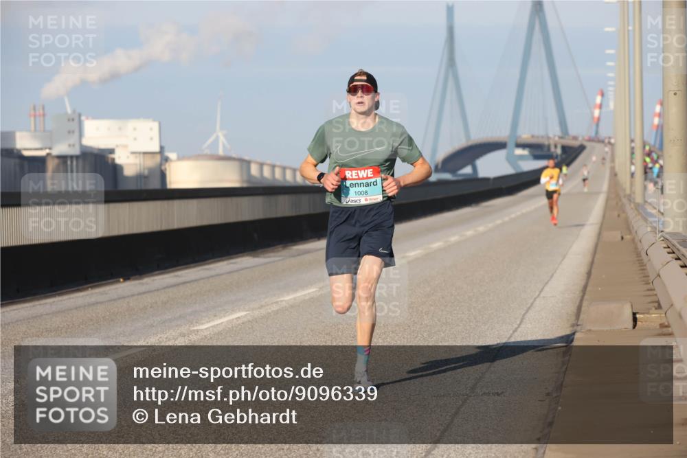03.10.2025 - Köhlbrandbrückenlauf Lena Gebhardt http://msf.ph/oto/9096339 03.10.2025 09:33:04 Position 2 1008 meine-sportfotos.de
