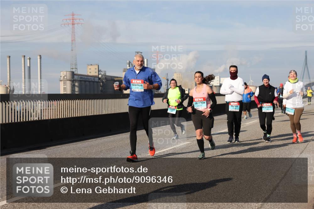 03.10.2025 - Köhlbrandbrückenlauf Lena Gebhardt http://msf.ph/oto/9096346 03.10.2025 10:09:59 Position 2 2184, 2470, 3000 meine-sportfotos.de