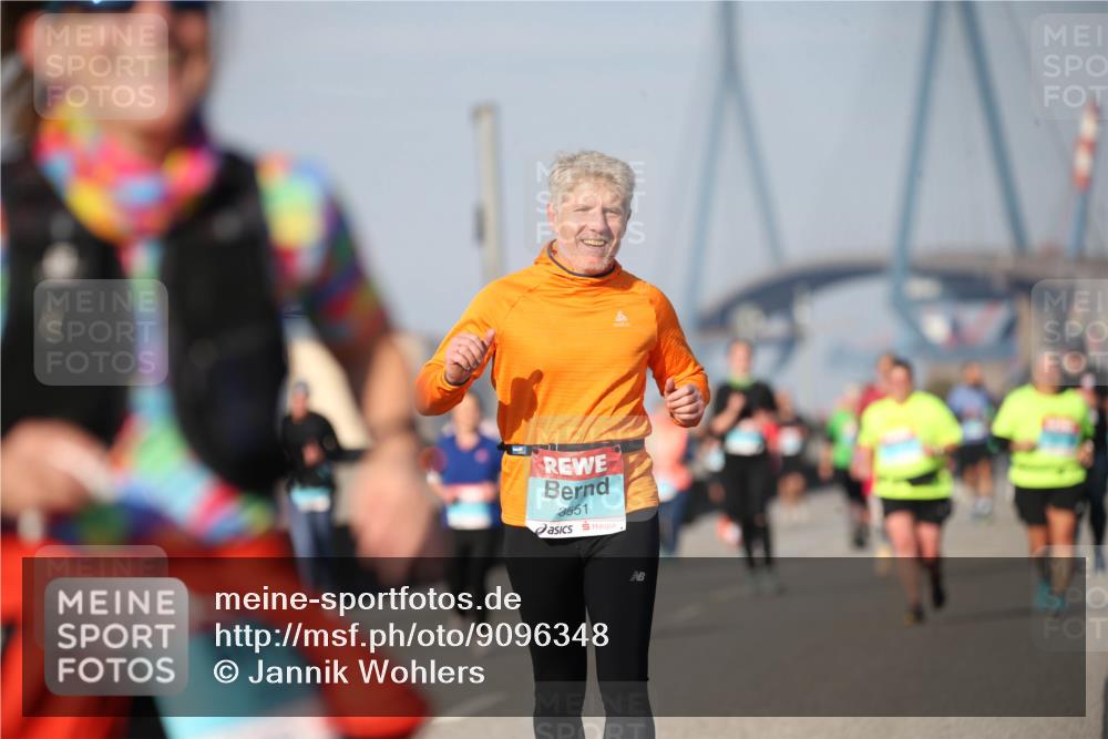 03.10.2025 - Köhlbrandbrückenlauf Jannik Wohlers http://msf.ph/oto/9096348 03.10.2025 10:14:40 Position 3 3551 meine-sportfotos.de
