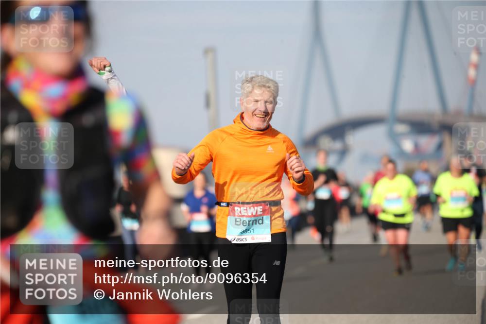 03.10.2025 - Köhlbrandbrückenlauf Jannik Wohlers http://msf.ph/oto/9096354 03.10.2025 10:14:40 Position 3 3551 meine-sportfotos.de