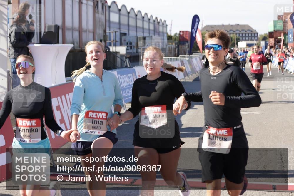 03.10.2025 - Köhlbrandbrückenlauf Jannik Wohlers http://msf.ph/oto/9096367 03.10.2025 13:21:02 Ziel 4680, 4749, 4915, 4916, 5006, 5084, 5130, 5156, 5169, 5363, 5377, 5501, 6282, 6296, 6645, 6646, 6648, 6650, 6756, 6780 meine-sportfotos.de