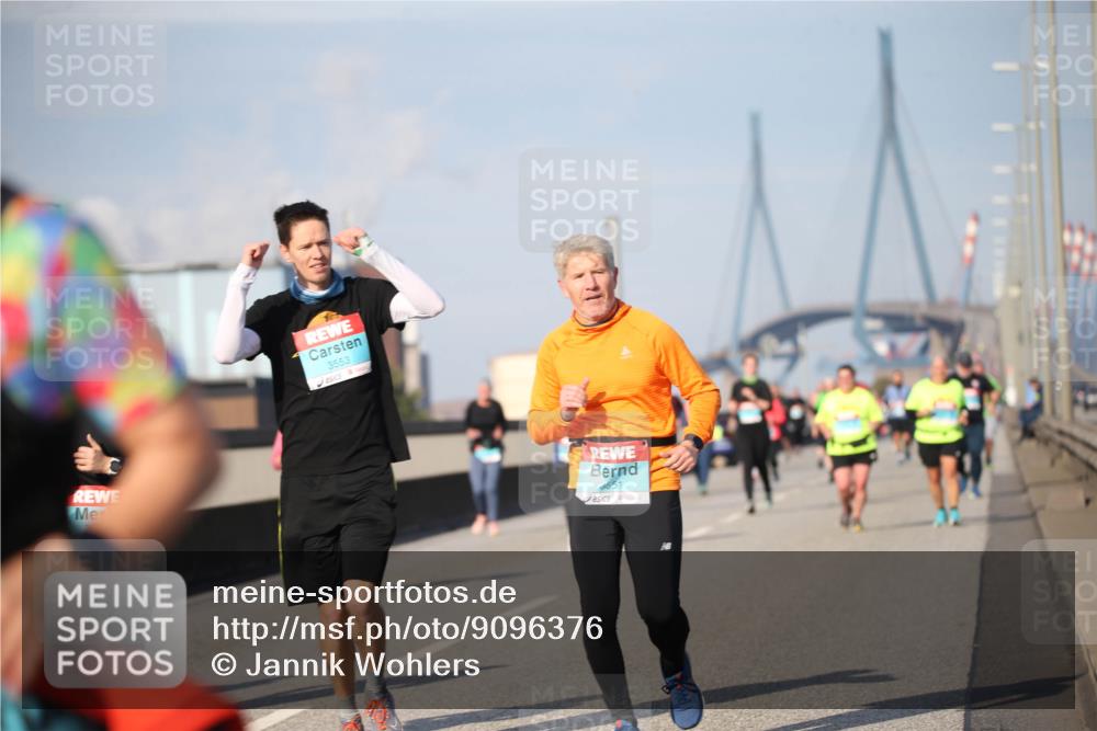 03.10.2025 - Köhlbrandbrückenlauf Jannik Wohlers http://msf.ph/oto/9096376 03.10.2025 10:14:41 Position 3 3553 meine-sportfotos.de