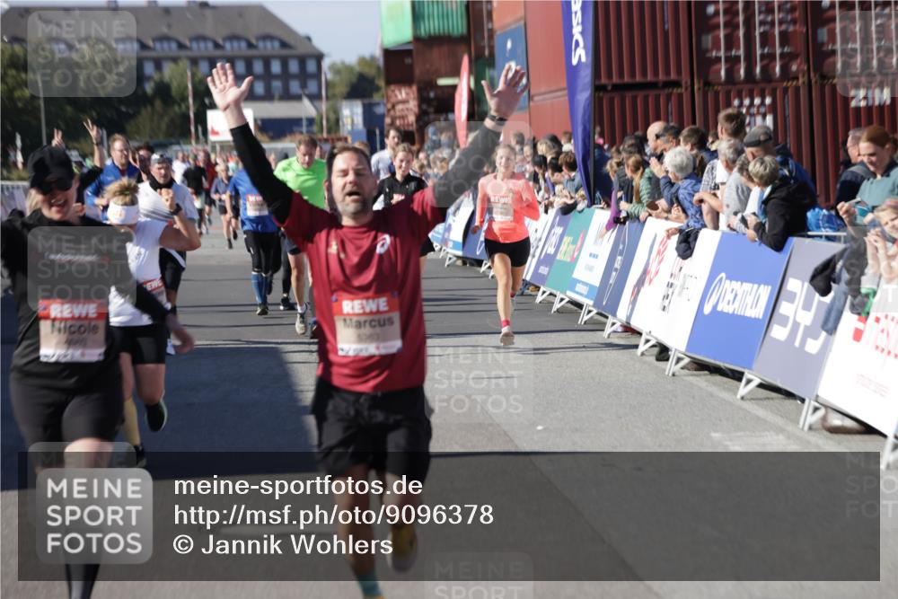 03.10.2025 - Köhlbrandbrückenlauf Jannik Wohlers http://msf.ph/oto/9096378 03.10.2025 13:21:04 Ziel 4680, 4749, 5006, 5084, 5130, 5156, 5169, 5265, 5363, 5377, 5501, 5618, 6282, 6296, 6645, 6646, 6648, 6650, 6756, 6780 meine-sportfotos.de