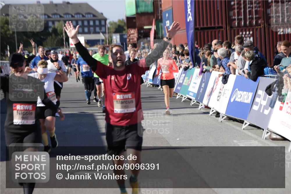 03.10.2025 - Köhlbrandbrückenlauf Jannik Wohlers http://msf.ph/oto/9096391 03.10.2025 13:21:04 Ziel 4680, 4749, 5006, 5084, 5130, 5156, 5169, 5265, 5363, 5377, 5501, 5618, 6282, 6296, 6645, 6646, 6648, 6650, 6756, 6780 meine-sportfotos.de