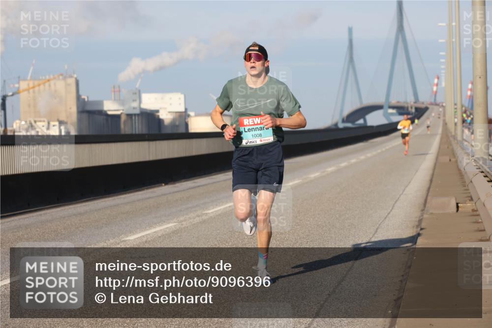 03.10.2025 - Köhlbrandbrückenlauf Lena Gebhardt http://msf.ph/oto/9096396 03.10.2025 09:33:05 Position 2 1008 meine-sportfotos.de