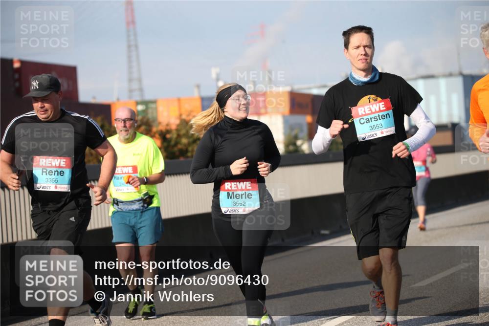 03.10.2025 - Köhlbrandbrückenlauf Jannik Wohlers http://msf.ph/oto/9096430 03.10.2025 10:14:43 Position 3 3355, 242, 3552, 3553 meine-sportfotos.de
