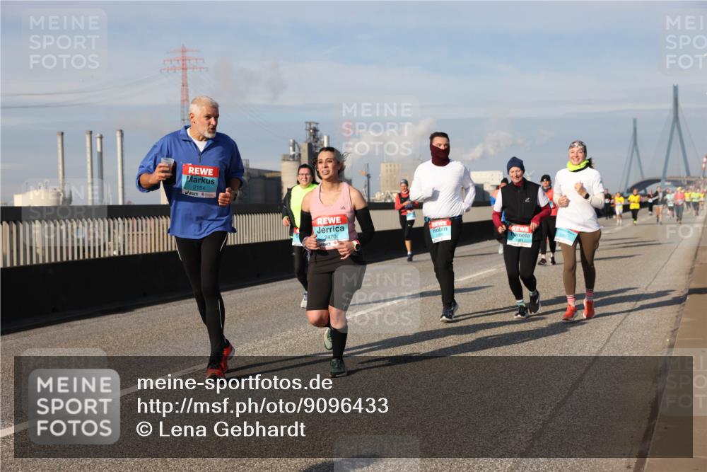 03.10.2025 - Köhlbrandbrückenlauf Lena Gebhardt http://msf.ph/oto/9096433 03.10.2025 10:10:00 Position 2 2184, 2470 meine-sportfotos.de