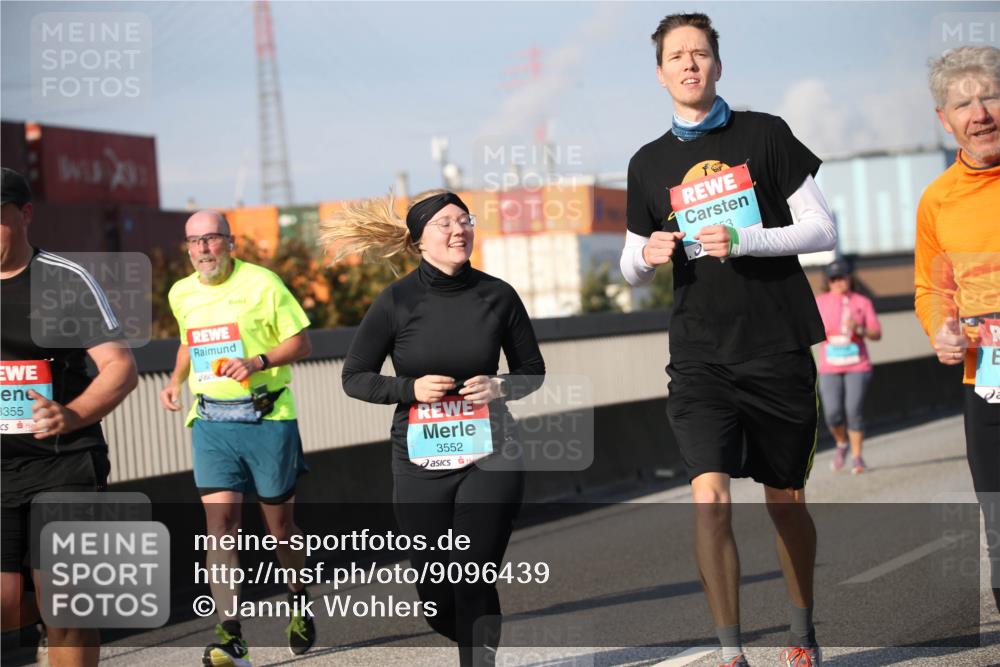 03.10.2025 - Köhlbrandbrückenlauf Jannik Wohlers http://msf.ph/oto/9096439 03.10.2025 10:14:43 Position 3 8355, 3552, 53 meine-sportfotos.de