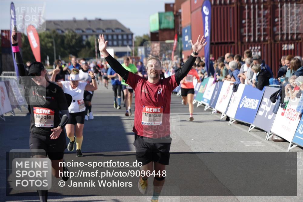 03.10.2025 - Köhlbrandbrückenlauf Jannik Wohlers http://msf.ph/oto/9096448 03.10.2025 13:21:04 Ziel 4680, 4749, 5006, 5084, 5130, 5156, 5169, 5265, 5363, 5377, 5501, 5618, 6282, 6296, 6645, 6646, 6648, 6650, 6756, 6780 meine-sportfotos.de