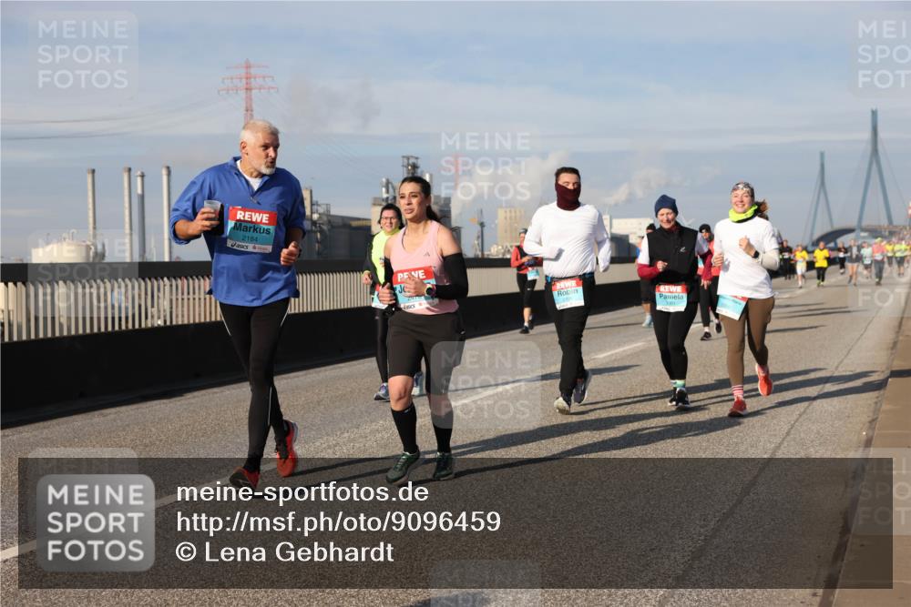03.10.2025 - Köhlbrandbrückenlauf Lena Gebhardt http://msf.ph/oto/9096459 03.10.2025 10:10:00 Position 2 2184, 3001 meine-sportfotos.de