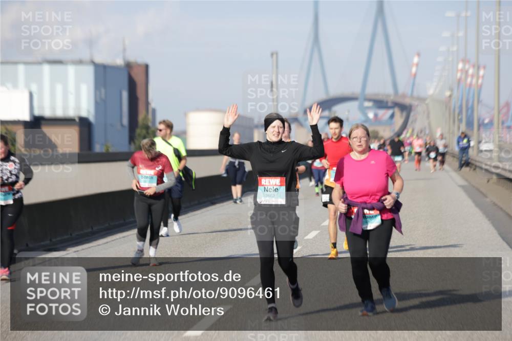 03.10.2025 - Köhlbrandbrückenlauf Jannik Wohlers http://msf.ph/oto/9096461 03.10.2025 10:17:17 Position 3 2662 meine-sportfotos.de