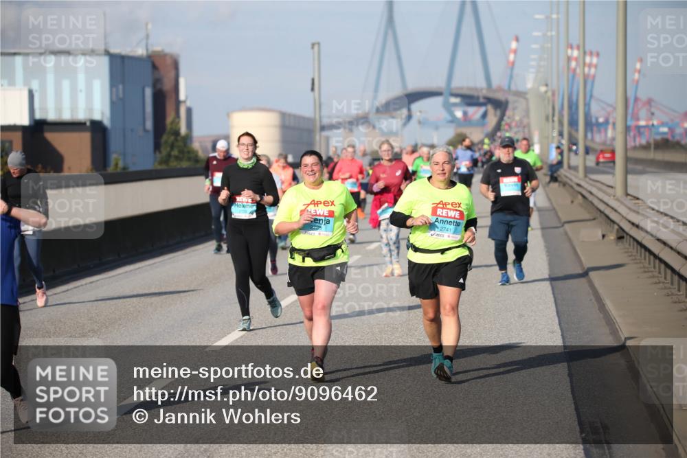 03.10.2025 - Köhlbrandbrückenlauf Jannik Wohlers http://msf.ph/oto/9096462 03.10.2025 10:14:52 Position 3 2159, 2738, 2741 meine-sportfotos.de