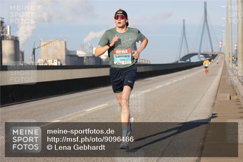 03.10.2025 - Köhlbrandbrückenlauf Lena Gebhardt http://msf.ph/oto/9096466 03.10.2025 09:33:05 Position 2 1008 meine-sportfotos.de