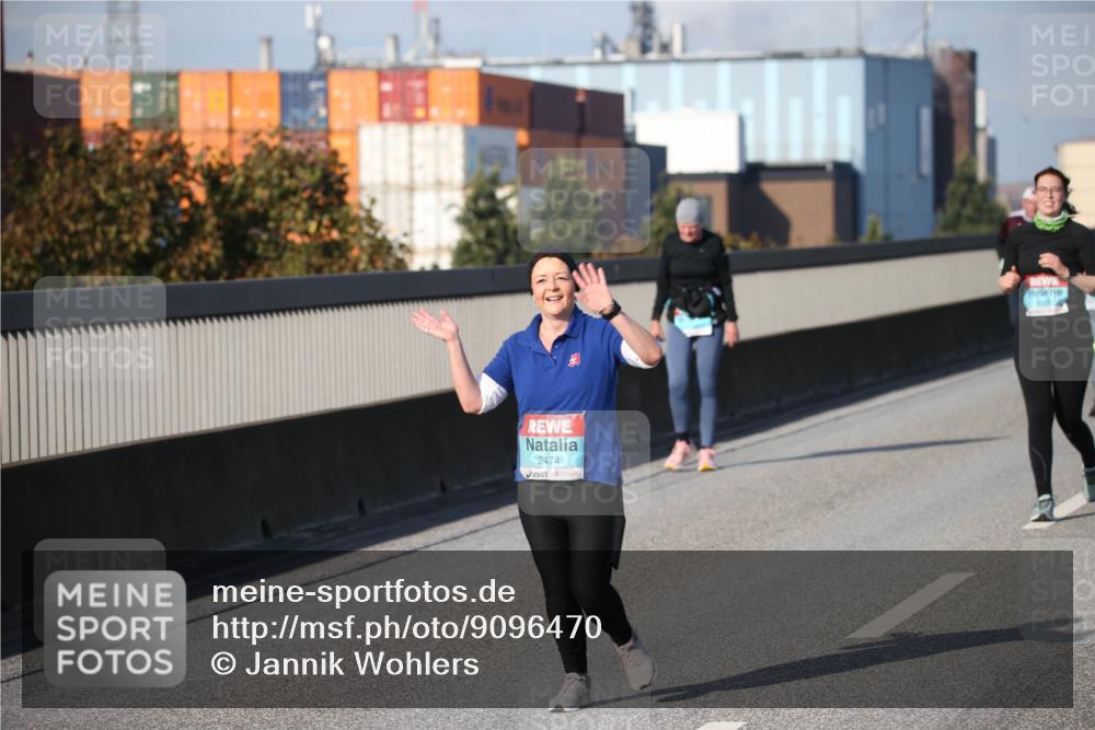 03.10.2025 - Köhlbrandbrückenlauf Jannik Wohlers http://msf.ph/oto/9096470 03.10.2025 10:14:53 Position 3 2474 meine-sportfotos.de
