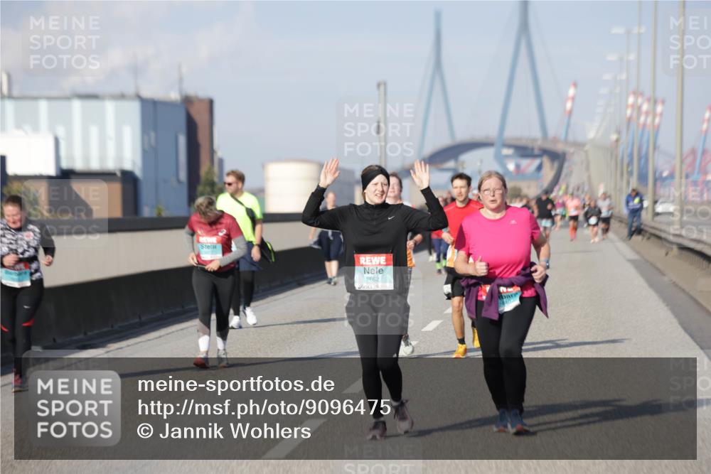 03.10.2025 - Köhlbrandbrückenlauf Jannik Wohlers http://msf.ph/oto/9096475 03.10.2025 10:17:17 Position 3 2662 meine-sportfotos.de
