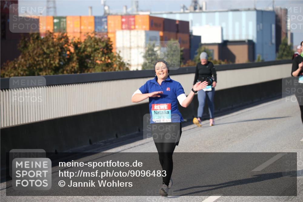 03.10.2025 - Köhlbrandbrückenlauf Jannik Wohlers http://msf.ph/oto/9096483 03.10.2025 10:14:53 Position 3 2474 meine-sportfotos.de