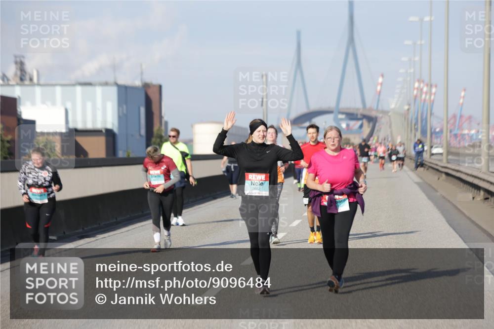 03.10.2025 - Köhlbrandbrückenlauf Jannik Wohlers http://msf.ph/oto/9096484 03.10.2025 10:17:17 Position 3 2662 meine-sportfotos.de