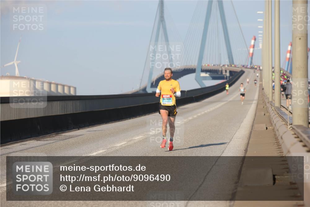 03.10.2025 - Köhlbrandbrückenlauf Lena Gebhardt http://msf.ph/oto/9096490 03.10.2025 09:33:11 Position 2  meine-sportfotos.de