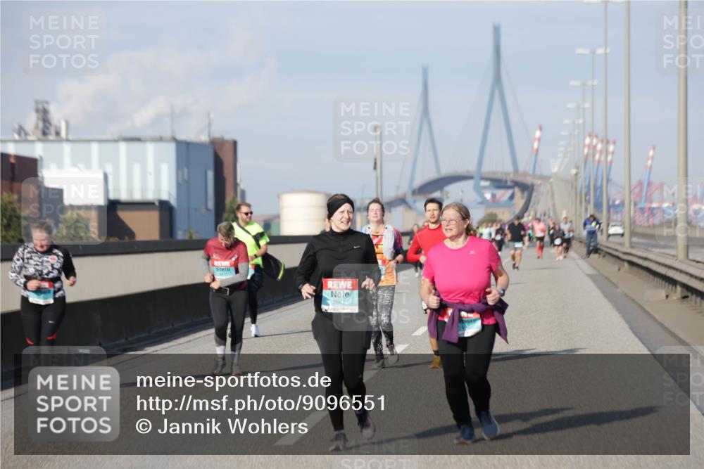 03.10.2025 - Köhlbrandbrückenlauf Jannik Wohlers http://msf.ph/oto/9096551 03.10.2025 10:17:18 Position 3 2662 meine-sportfotos.de