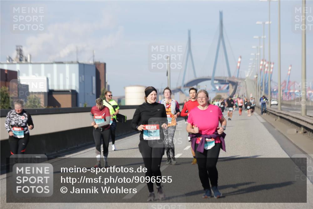 03.10.2025 - Köhlbrandbrückenlauf Jannik Wohlers http://msf.ph/oto/9096555 03.10.2025 10:17:18 Position 3 266 meine-sportfotos.de