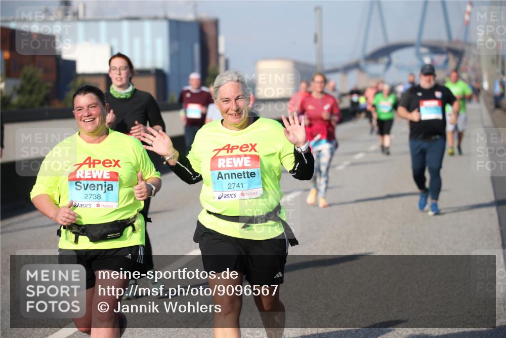 03.10.2025 - Köhlbrandbrückenlauf Jannik Wohlers http://msf.ph/oto/9096567 03.10.2025 10:14:56 Position 3 2738, 2741 meine-sportfotos.de
