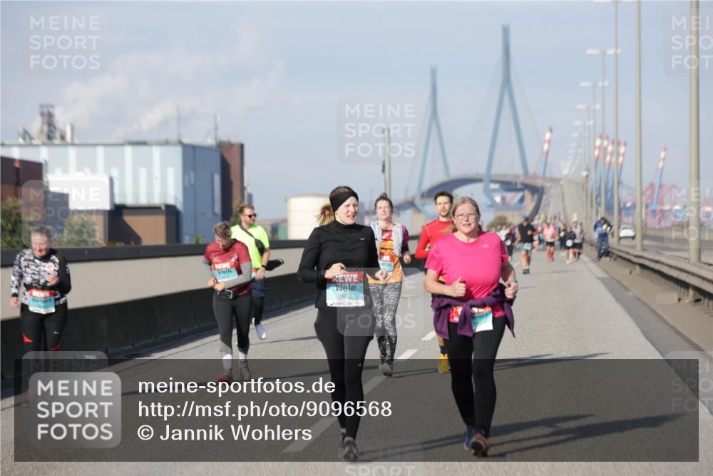 03.10.2025 - Köhlbrandbrückenlauf Jannik Wohlers http://msf.ph/oto/9096568 03.10.2025 10:17:18 Position 3 2662 meine-sportfotos.de