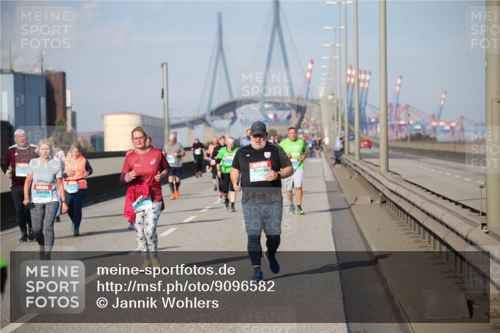 03.10.2025 - Köhlbrandbrückenlauf Jannik Wohlers http://msf.ph/oto/9096582 03.10.2025 10:14:57 Position 3 2475 meine-sportfotos.de