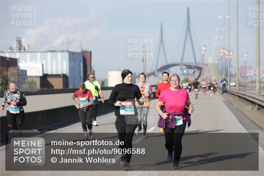 03.10.2025 - Köhlbrandbrückenlauf Jannik Wohlers http://msf.ph/oto/9096588 03.10.2025 10:17:18 Position 3 2662, 440 meine-sportfotos.de