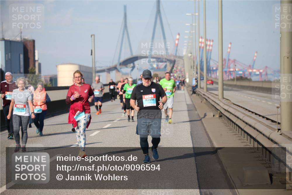 03.10.2025 - Köhlbrandbrückenlauf Jannik Wohlers http://msf.ph/oto/9096594 03.10.2025 10:14:57 Position 3 2475 meine-sportfotos.de
