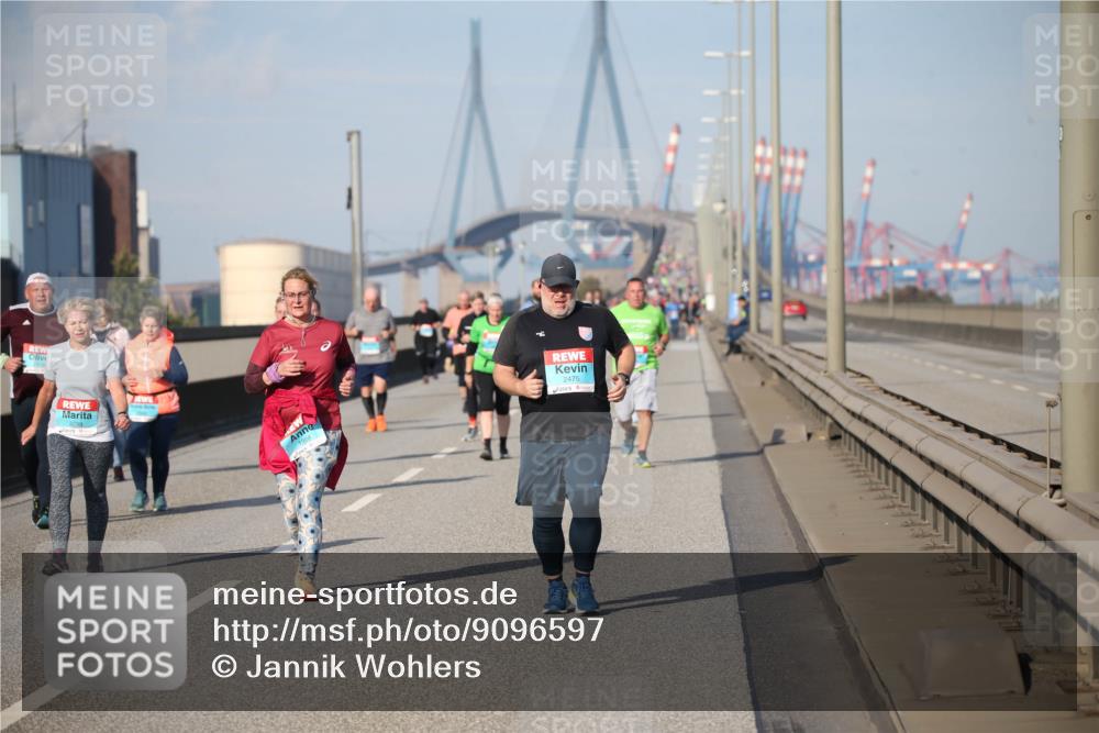 03.10.2025 - Köhlbrandbrückenlauf Jannik Wohlers http://msf.ph/oto/9096597 03.10.2025 10:14:57 Position 3 2475 meine-sportfotos.de