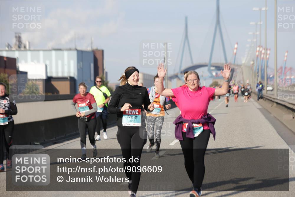 03.10.2025 - Köhlbrandbrückenlauf Jannik Wohlers http://msf.ph/oto/9096609 03.10.2025 10:17:19 Position 3 2662 meine-sportfotos.de