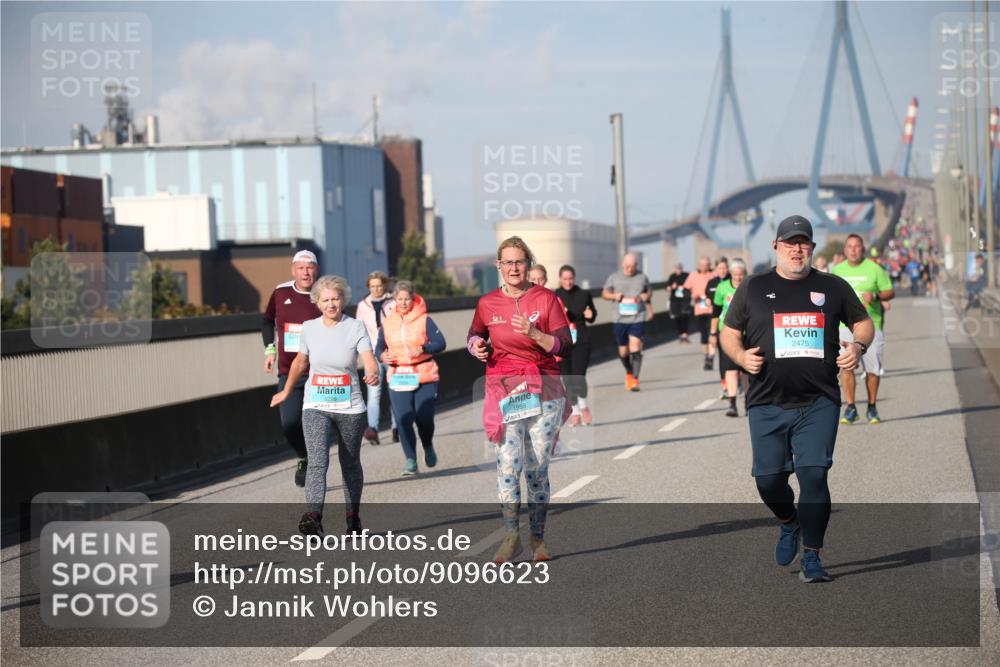 03.10.2025 - Köhlbrandbrückenlauf Jannik Wohlers http://msf.ph/oto/9096623 03.10.2025 10:14:58 Position 3 1988, 2475 meine-sportfotos.de