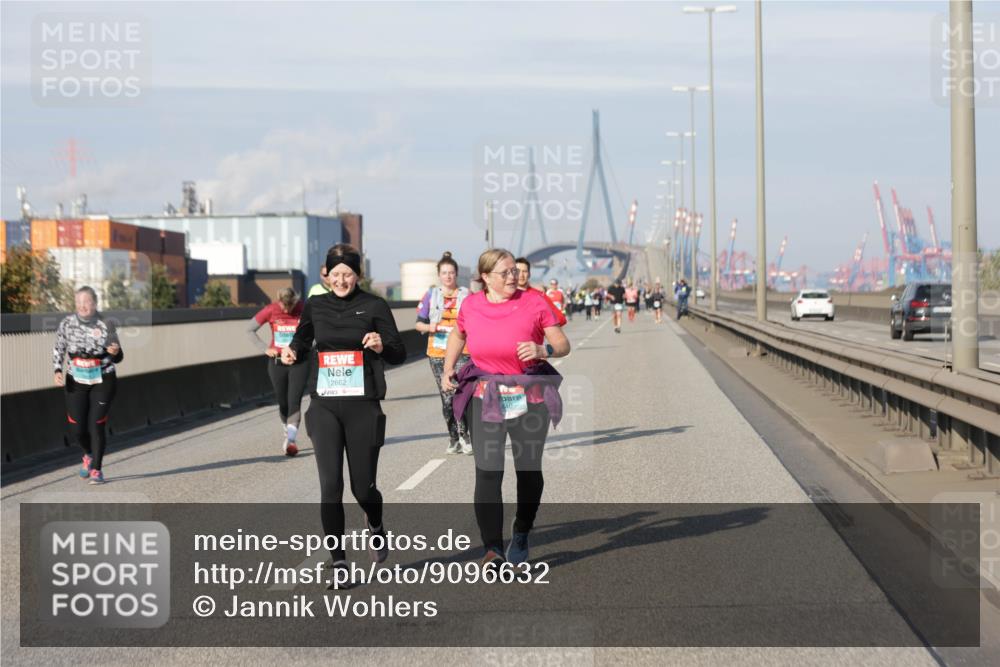 03.10.2025 - Köhlbrandbrückenlauf Jannik Wohlers http://msf.ph/oto/9096632 03.10.2025 10:17:20 Position 3 2662 meine-sportfotos.de