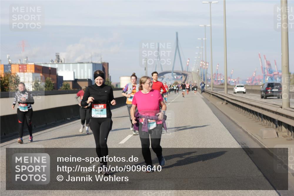 03.10.2025 - Köhlbrandbrückenlauf Jannik Wohlers http://msf.ph/oto/9096640 03.10.2025 10:17:20 Position 3 2662 meine-sportfotos.de