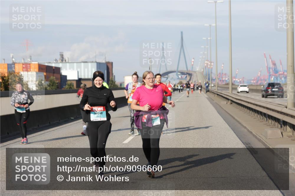 03.10.2025 - Köhlbrandbrückenlauf Jannik Wohlers http://msf.ph/oto/9096660 03.10.2025 10:17:21 Position 3 2662, 440 meine-sportfotos.de