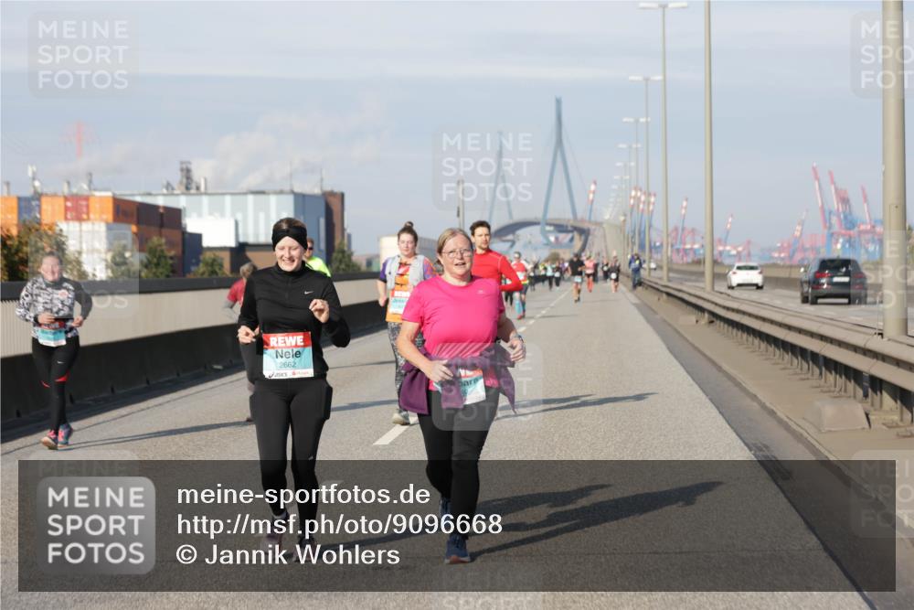 03.10.2025 - Köhlbrandbrückenlauf Jannik Wohlers http://msf.ph/oto/9096668 03.10.2025 10:17:21 Position 3 2662 meine-sportfotos.de
