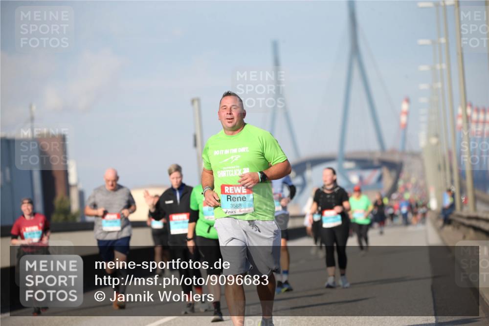 03.10.2025 - Köhlbrandbrückenlauf Jannik Wohlers http://msf.ph/oto/9096683 03.10.2025 10:15:05 Position 3 3588 meine-sportfotos.de