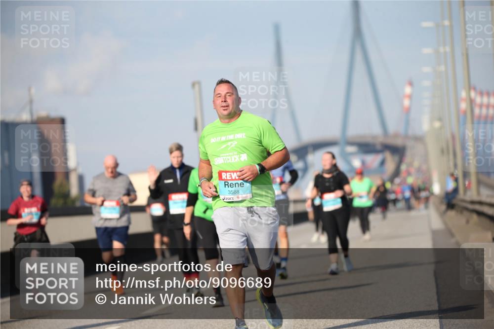 03.10.2025 - Köhlbrandbrückenlauf Jannik Wohlers http://msf.ph/oto/9096689 03.10.2025 10:15:05 Position 3 3588 meine-sportfotos.de