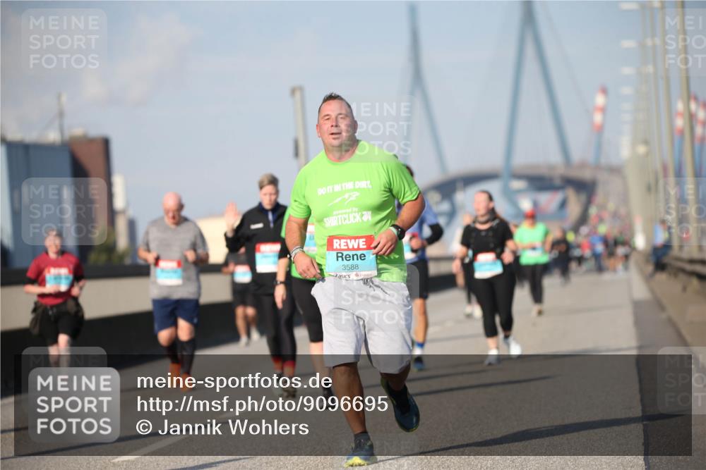 03.10.2025 - Köhlbrandbrückenlauf Jannik Wohlers http://msf.ph/oto/9096695 03.10.2025 10:15:06 Position 3 3588 meine-sportfotos.de